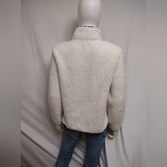 Nautica Half Zip Pull Over - Picture 4 of 11